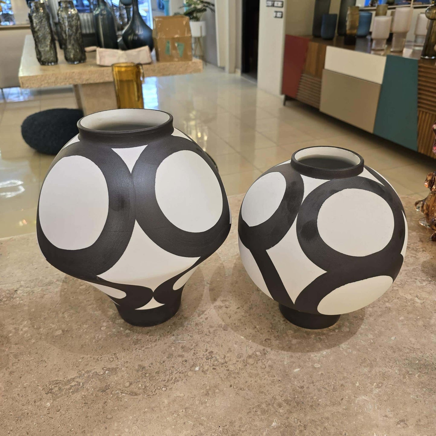 Vases 147/7-8