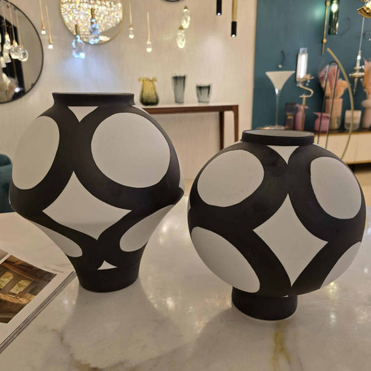 Vases 147/7-8